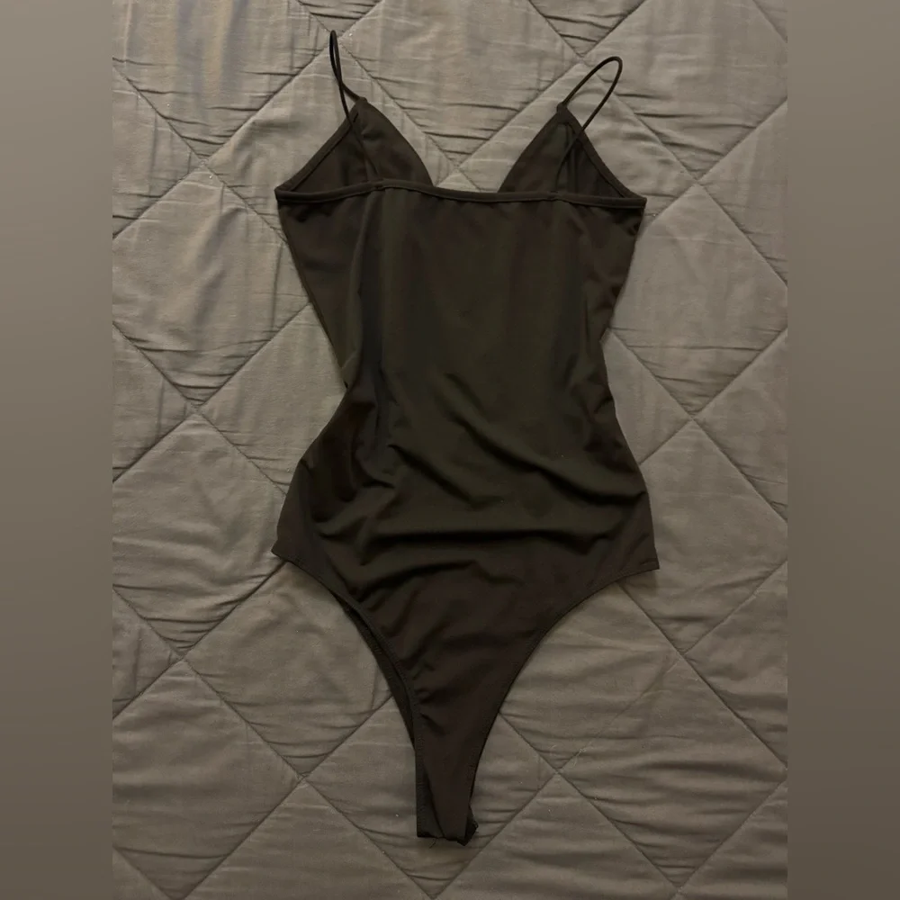Sleek Black Plunge V Women's Bodysuit - Picture 7 of 10